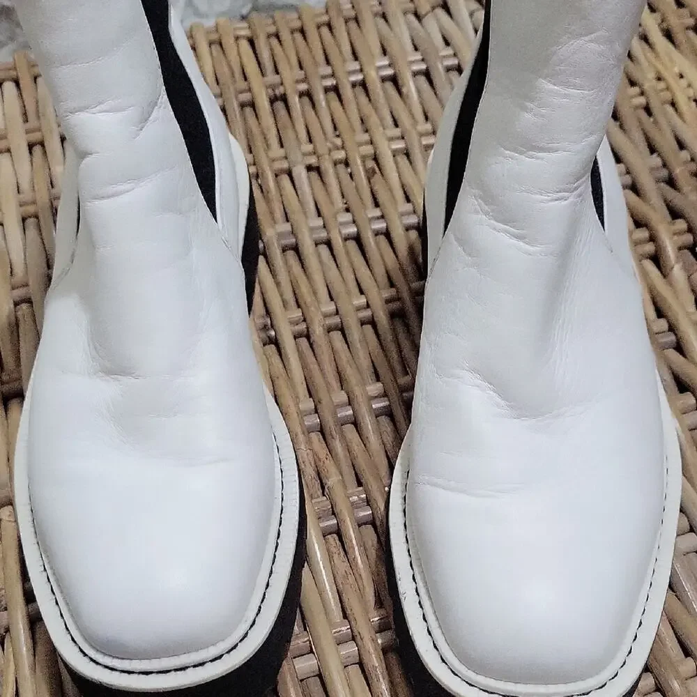 Sam Edelman White Chelsea Ankle Boots, Black Elastic Panels, Womens 7.5