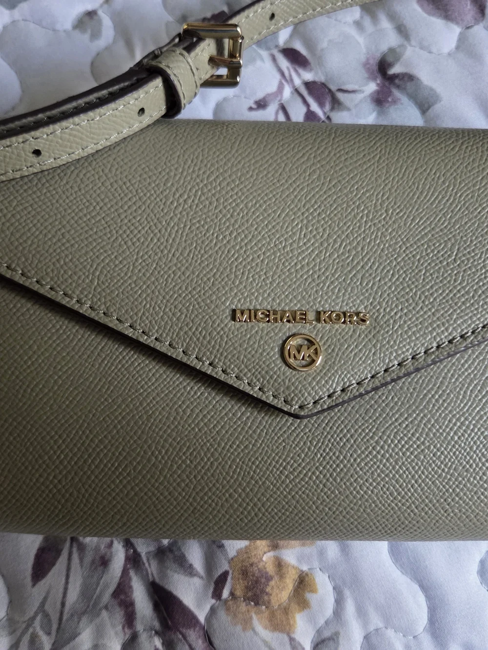 Michael Kors nwot compact