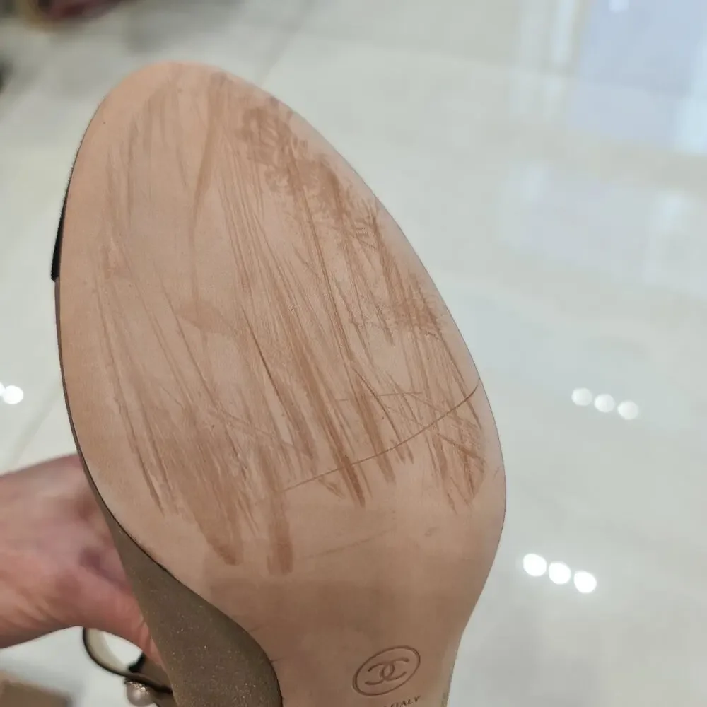 CHANEL 2018 gold