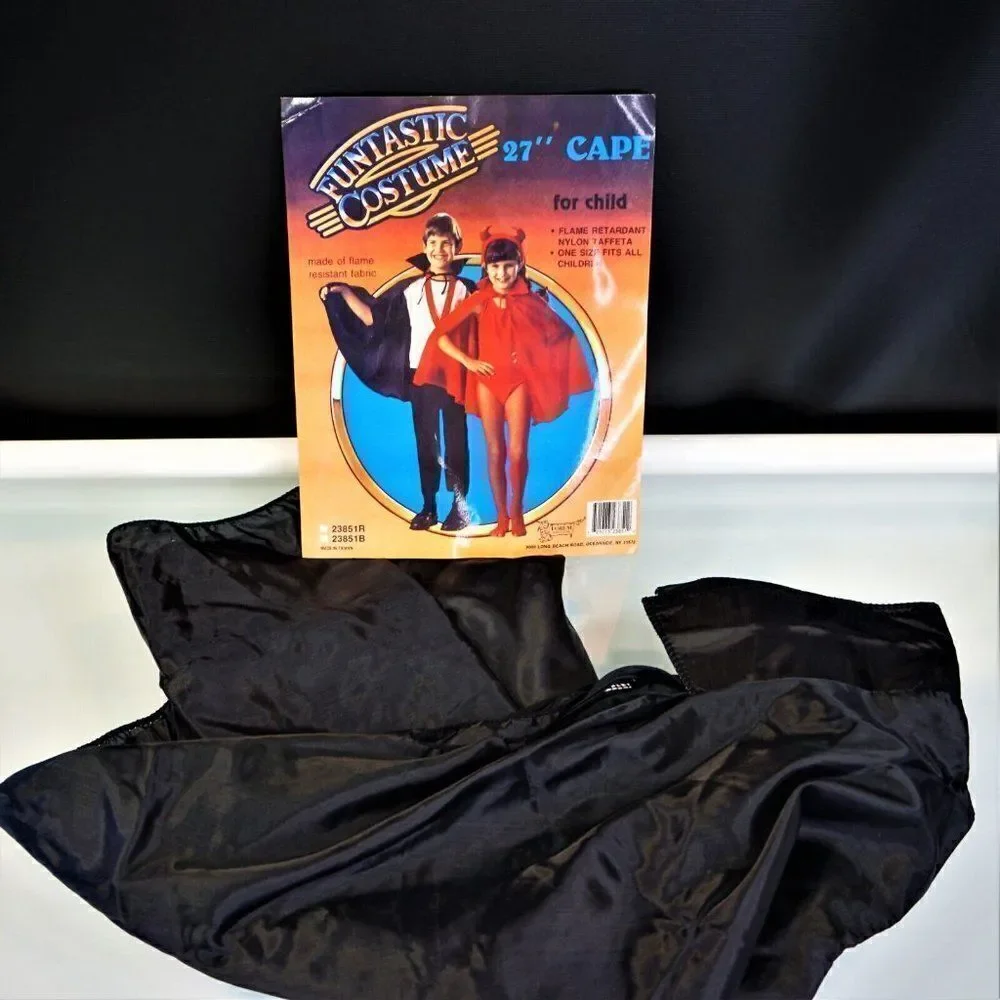 Forum Novelties halloween cape 