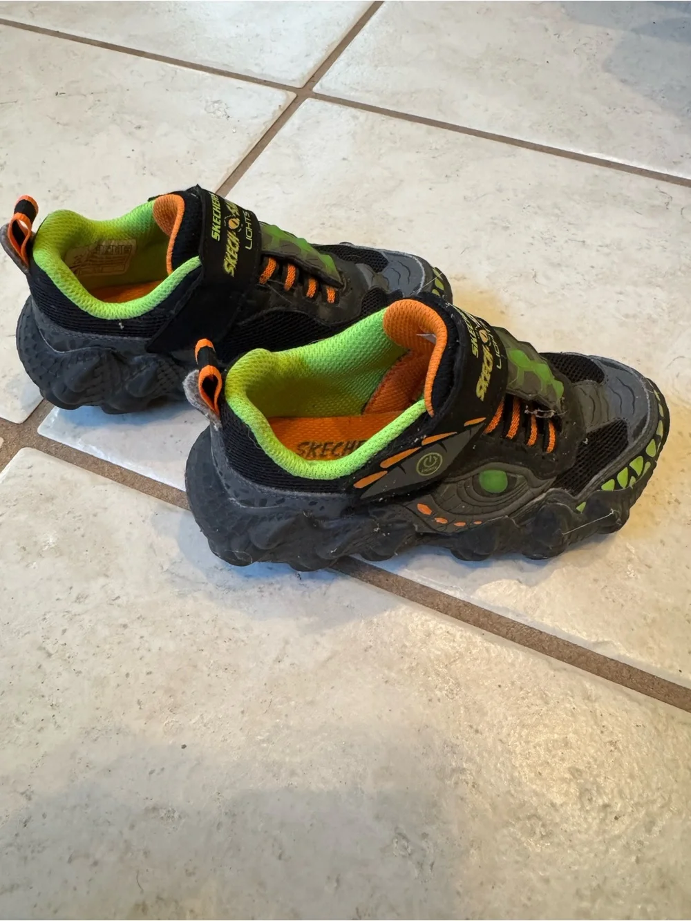 Skechers fun light
