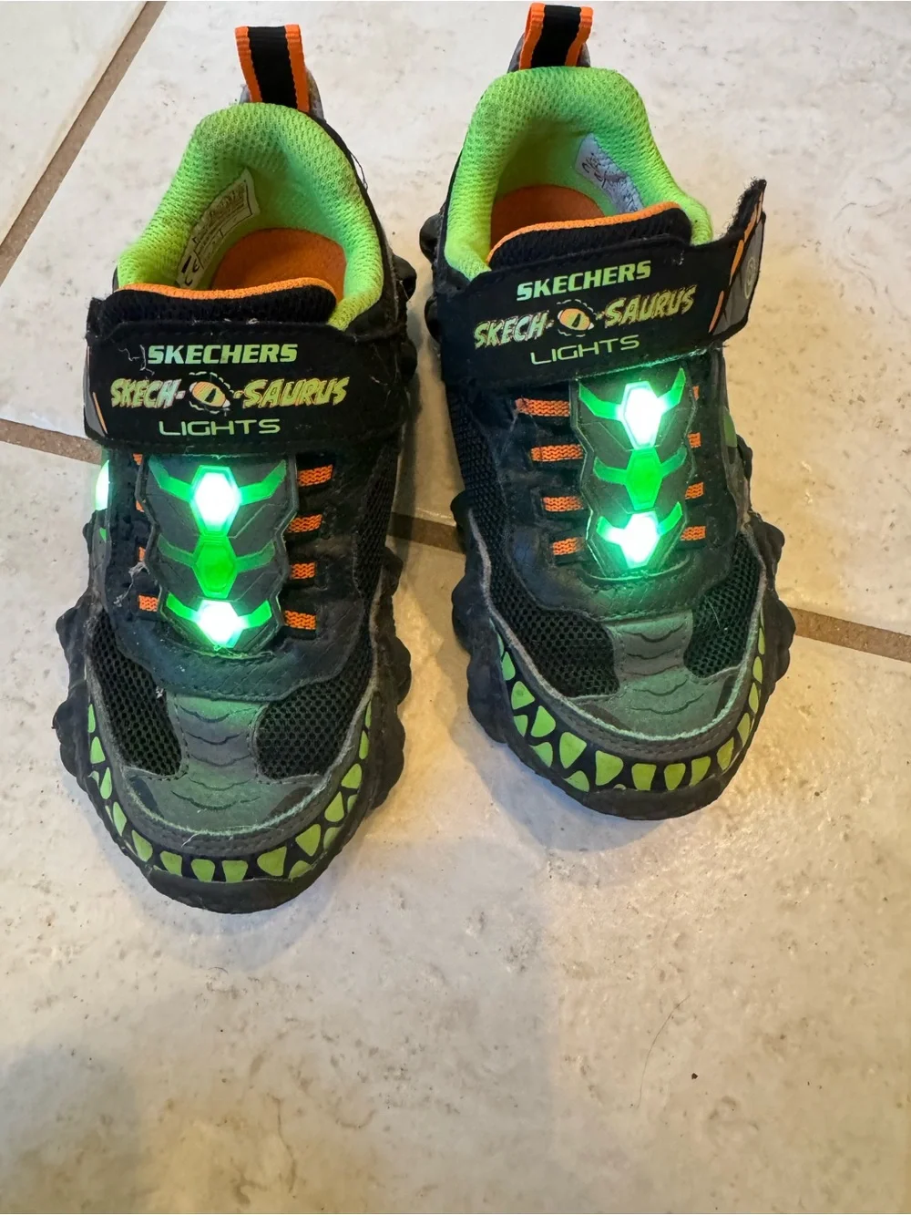 Skechers Sz 12 Kids' Black & Green Skele-Saurus Light-Up Sneakers