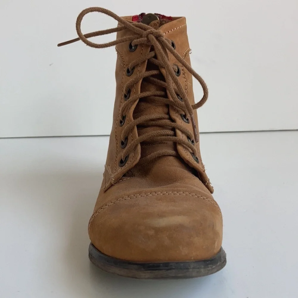 Steve Madden Tuundra lace up back zip camel ankle boot granny paddock boot