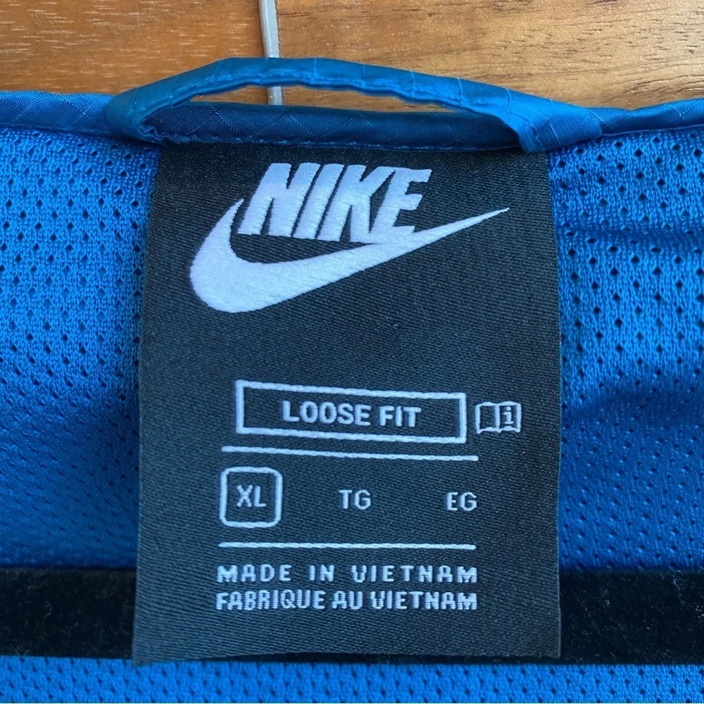 Nike Junior Boys' Sportswear Windrunner Jacket, Size XL