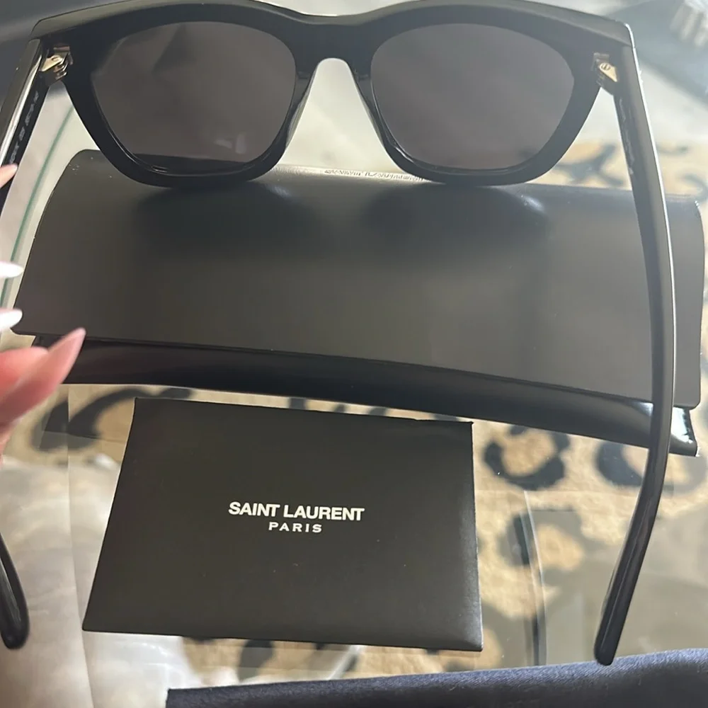 Saint Laurent classic saint