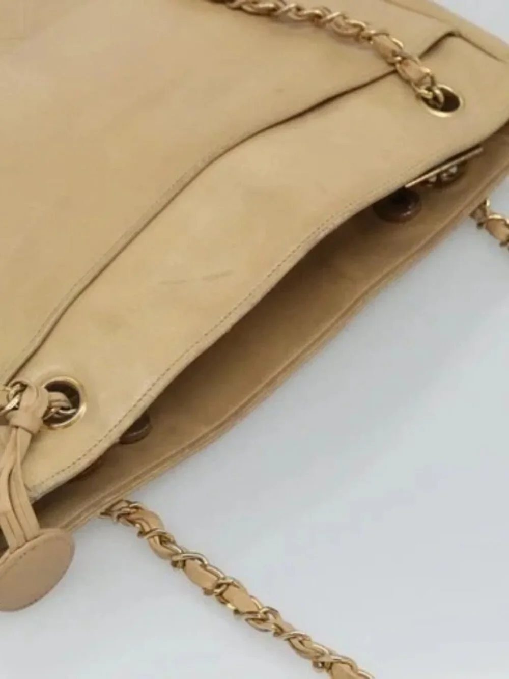 CHANEL brand	chanel color	beige