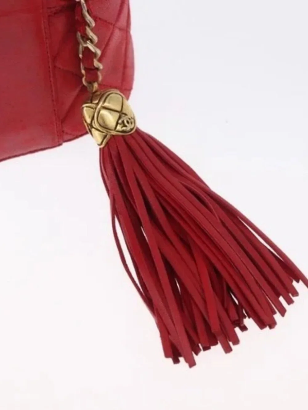 CHANEL brand	chanel color	red