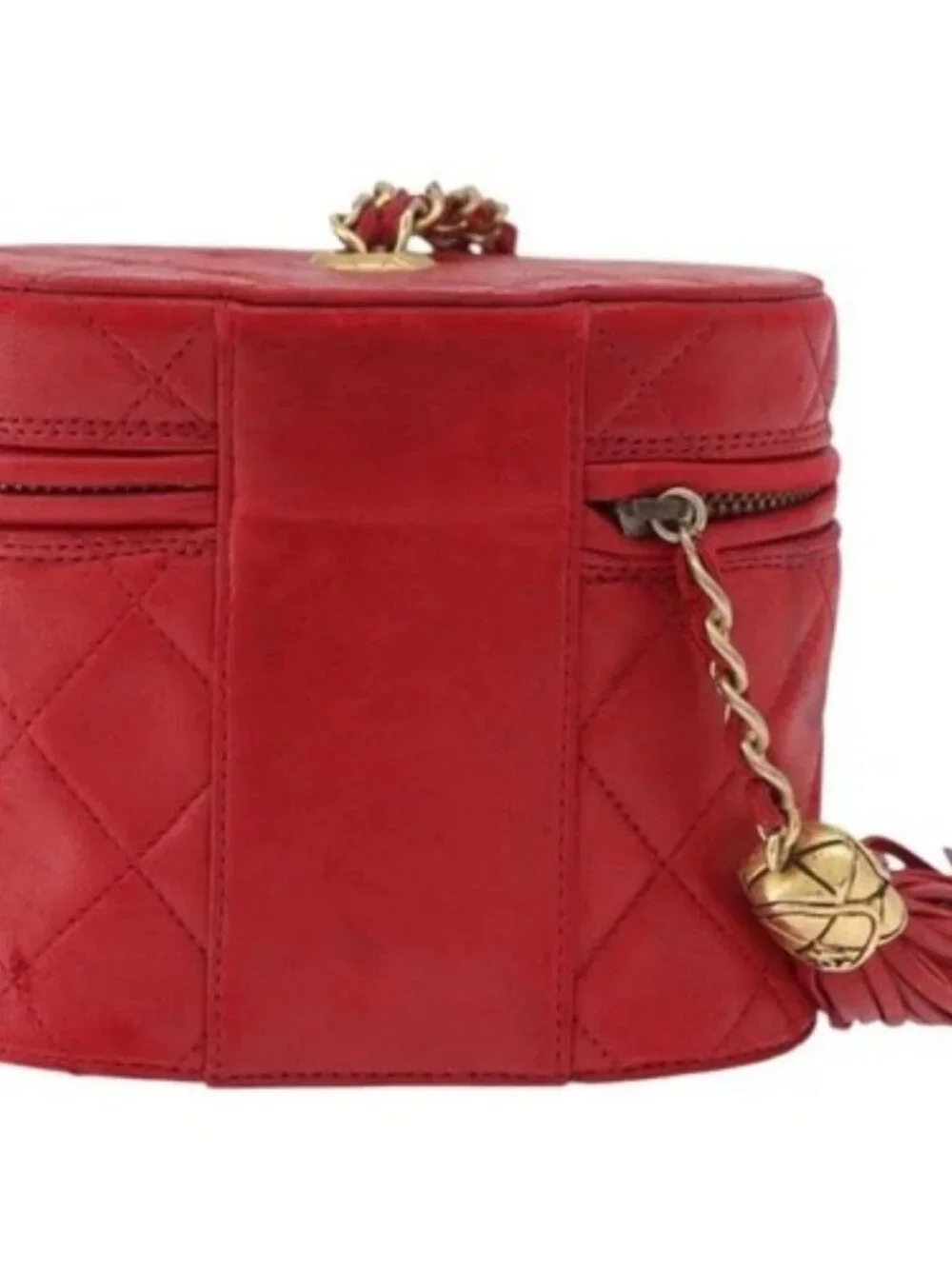 CHANEL brand	chanel color	red