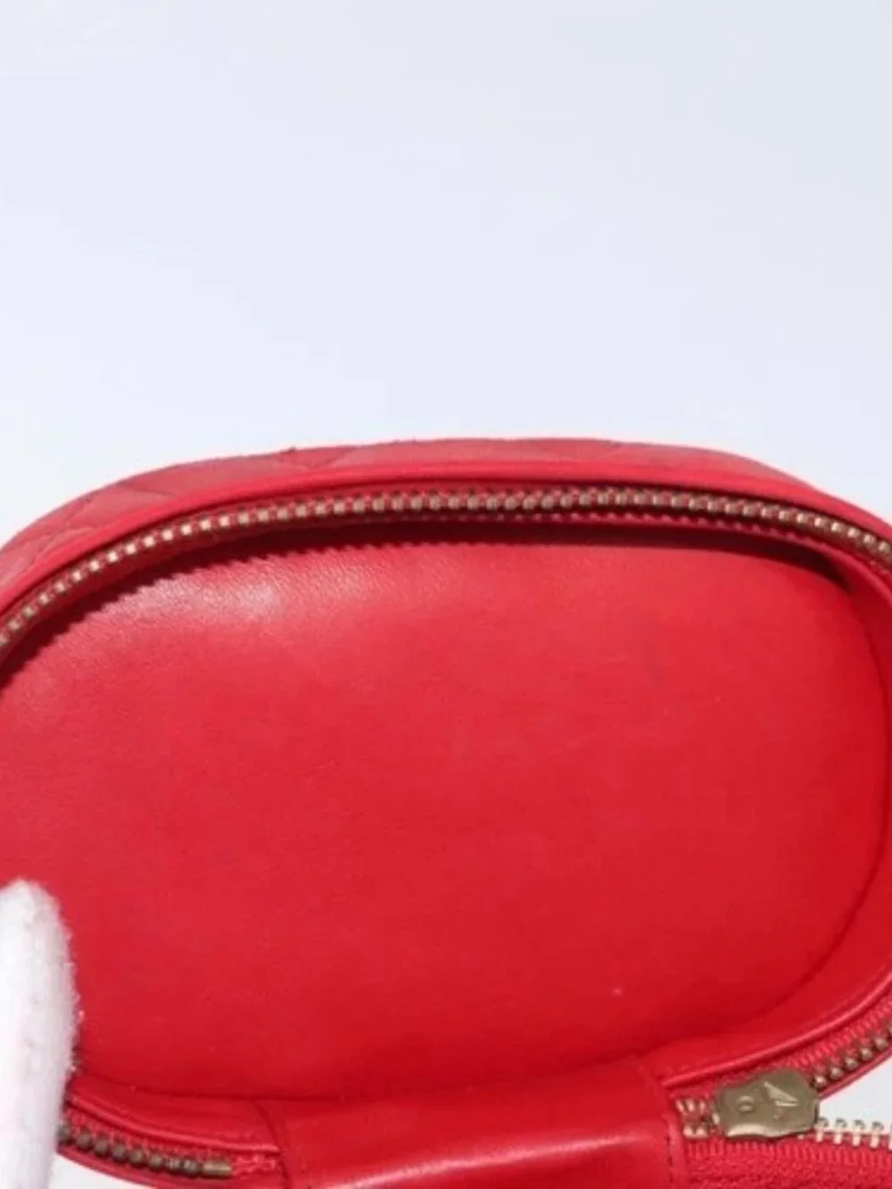 CHANEL brand	chanel color	red