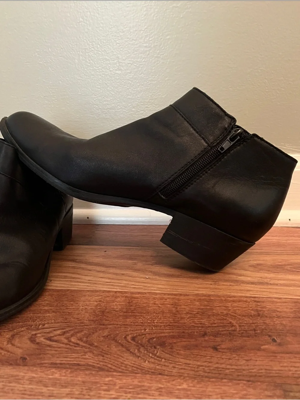 Lucky Brand basel brand leather