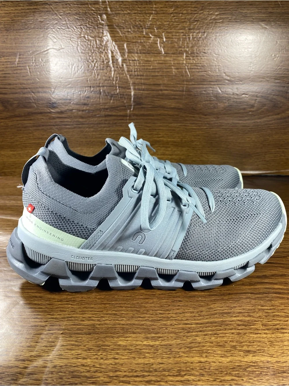 On Cloudswift women’s shoe size 7.5