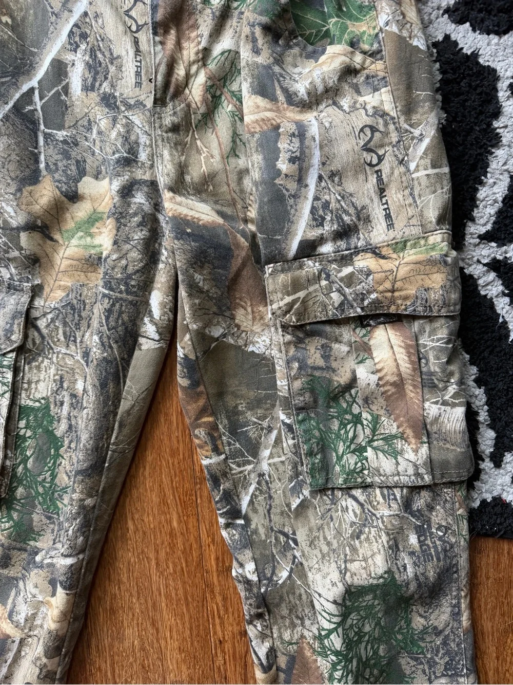 Women’s Realtree high rise cargo pants drawstring bottom pink embroidered logo