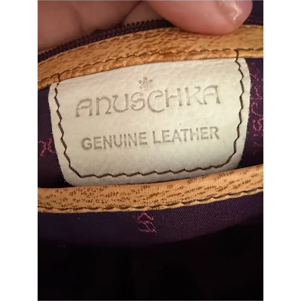 Anuschka pet free