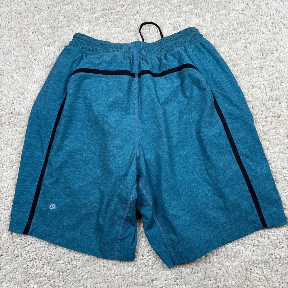 lululemon athletica zippered allowing fabric