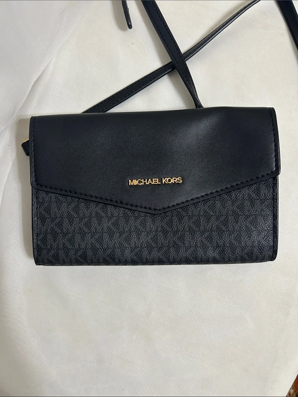 Michael Kors details saffiano