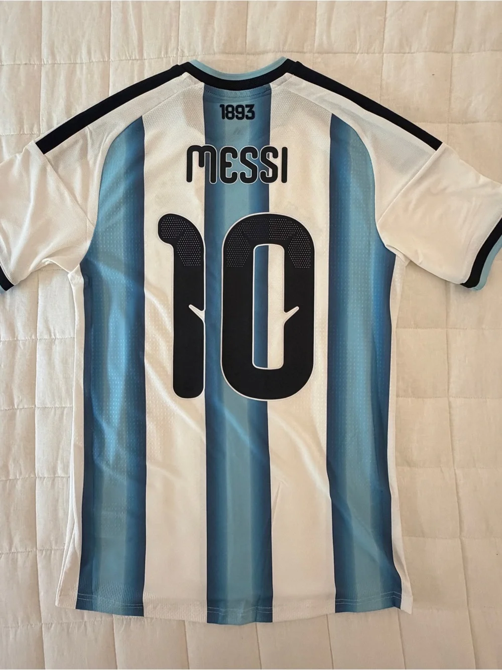 Adida’s Men’s Lionel Messe #10 Argentina 2026 FIFA WORLD CUP JERSEY -Small Slim