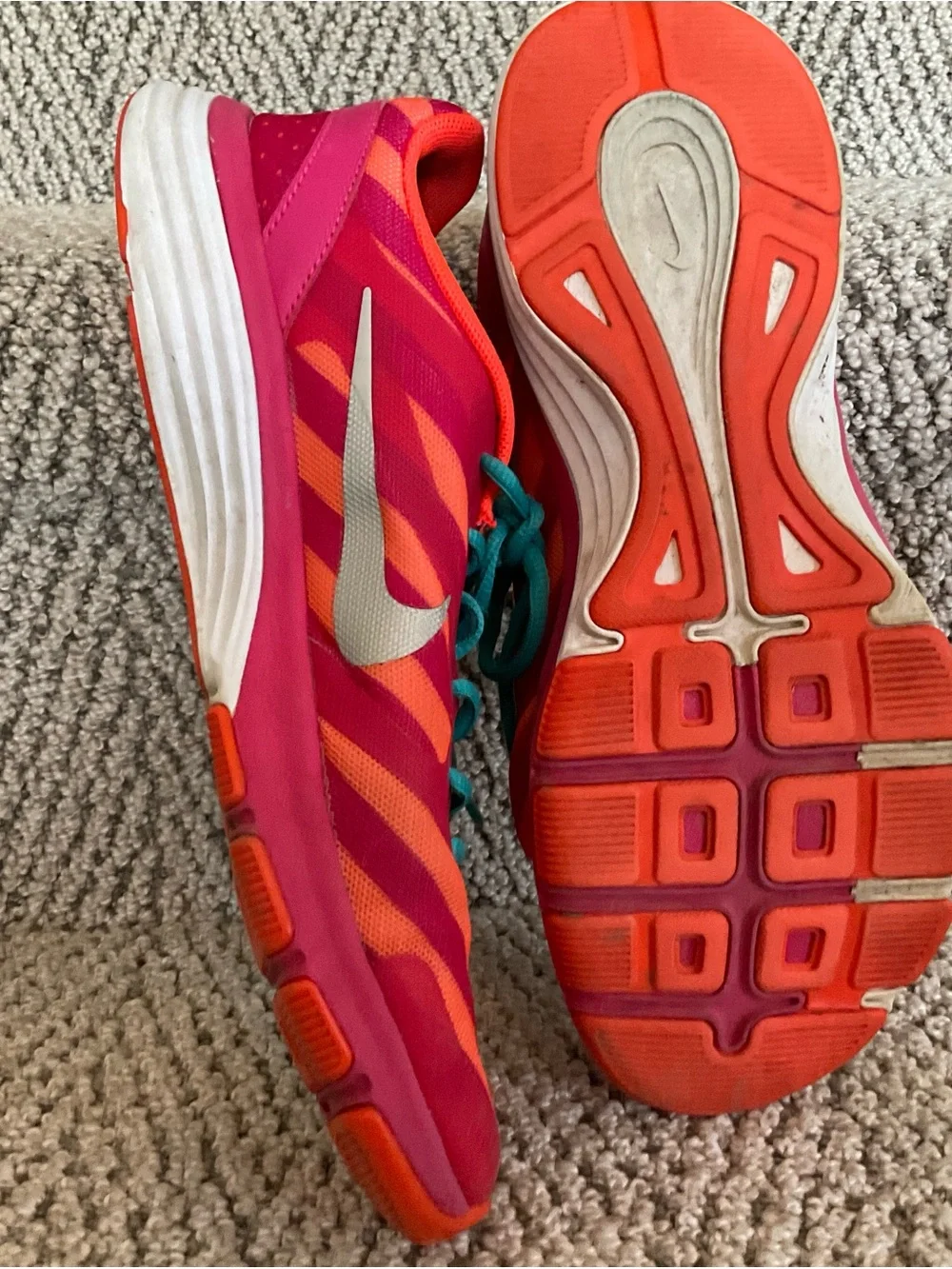 Nike women running