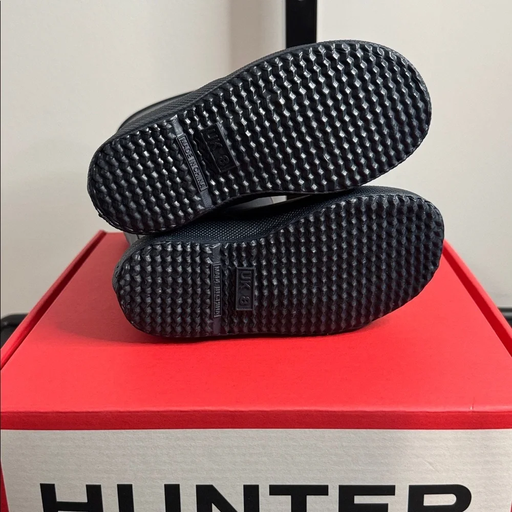 Hunter durable sleek