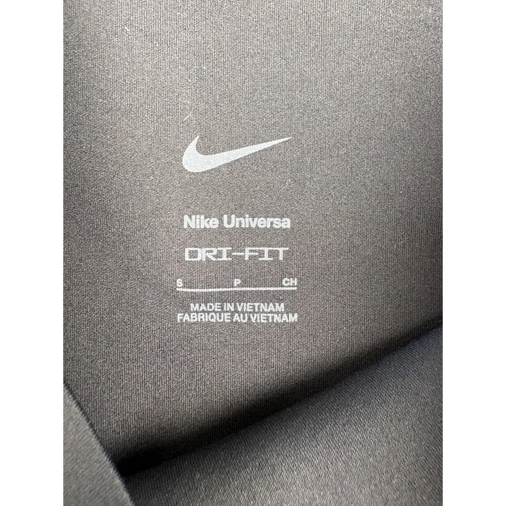 Nike universa dri