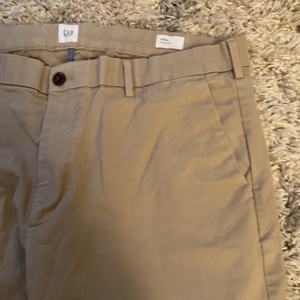 GAP classic khaki
