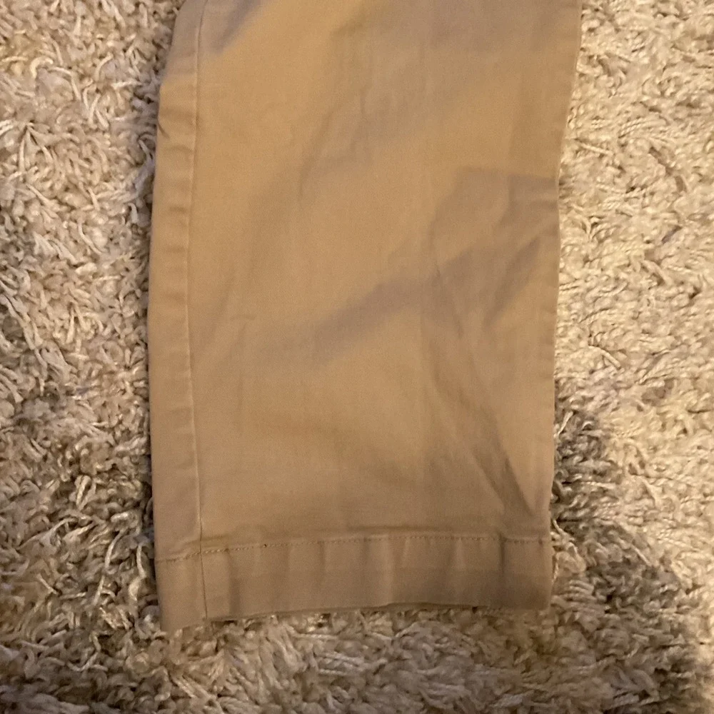 GAP classic khaki