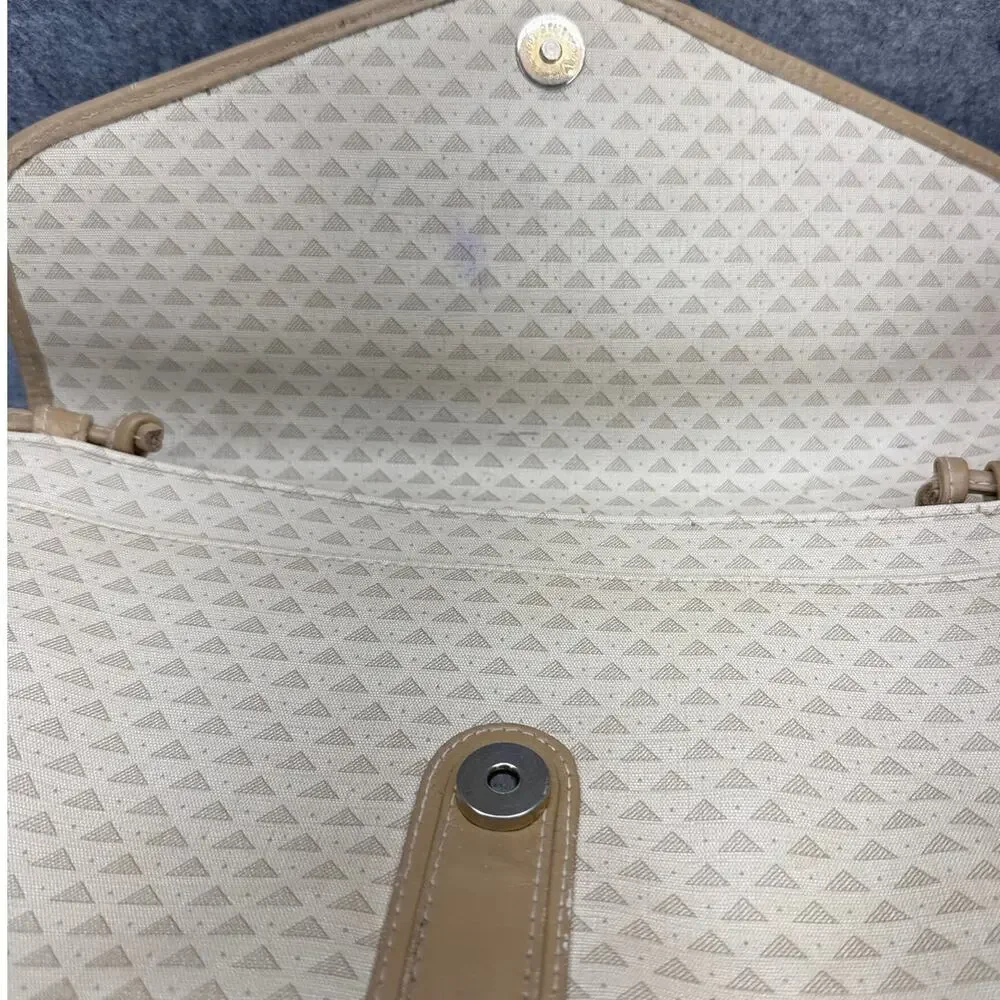 Liz Claiborne this liz