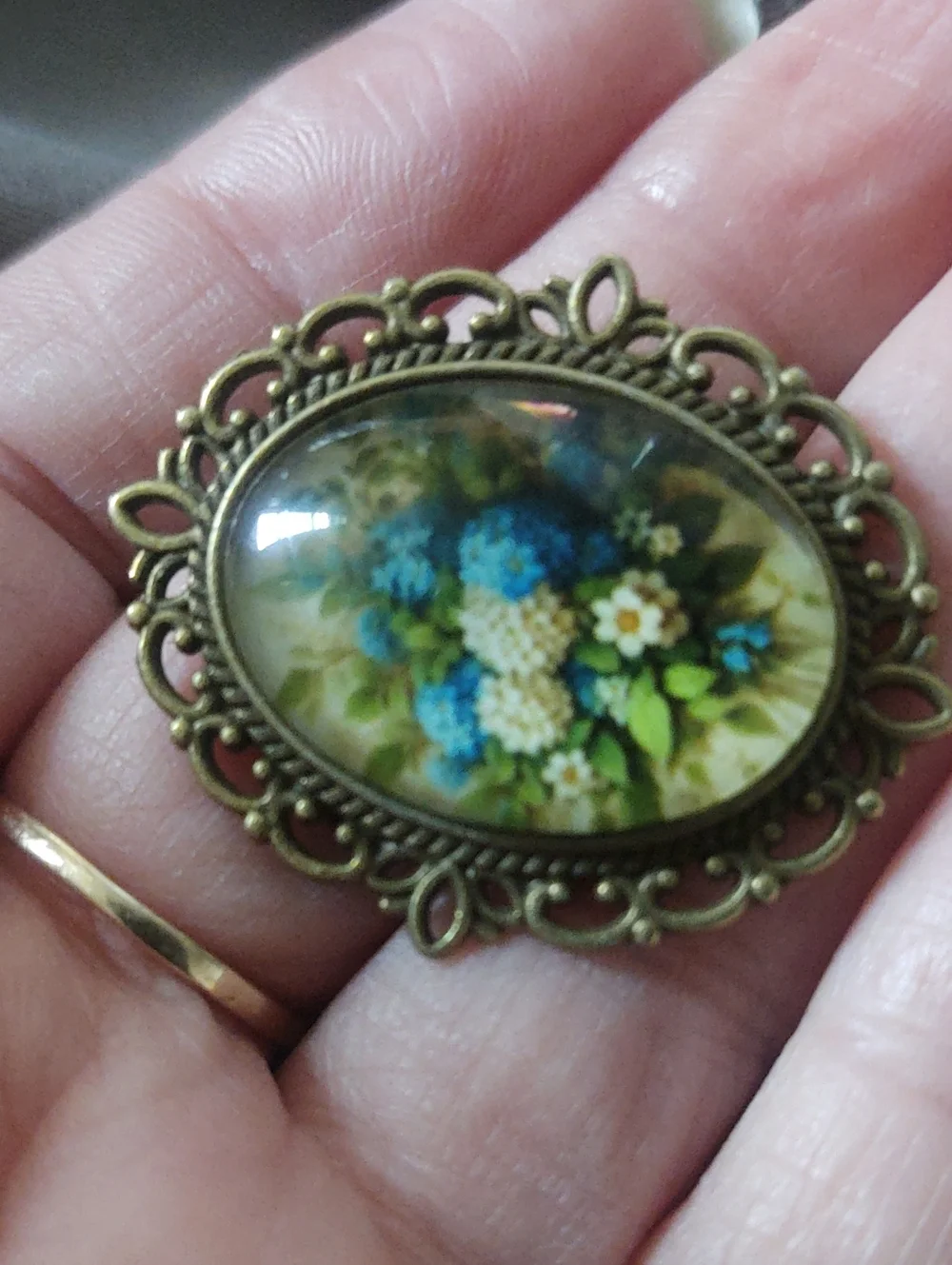 N/A oval floral