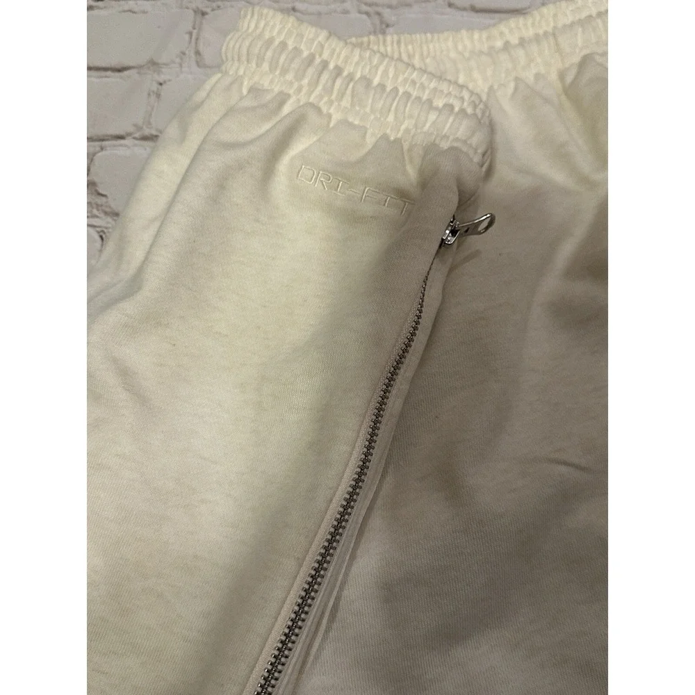 $70 New Nike Cotton Men's Dri-Fit Standard  Shorts Beige DQ5712-027 Medium