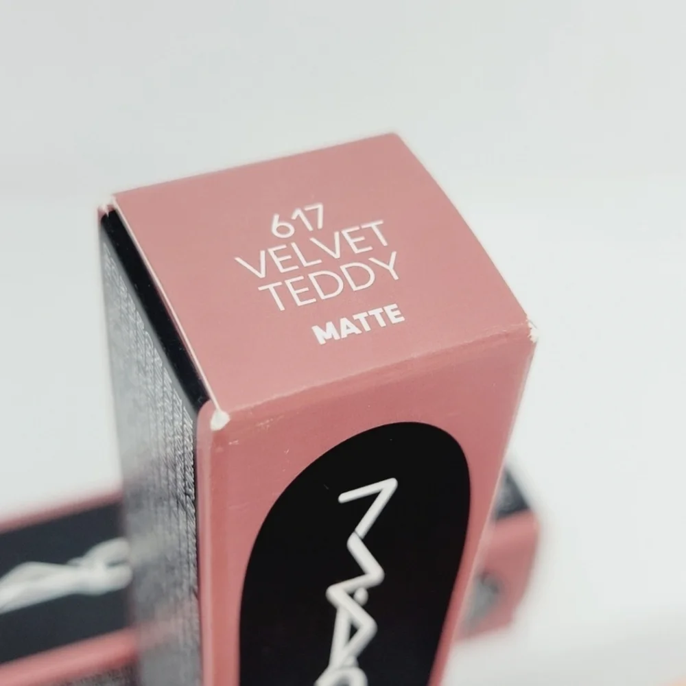 MAC Cosmetics silky matte