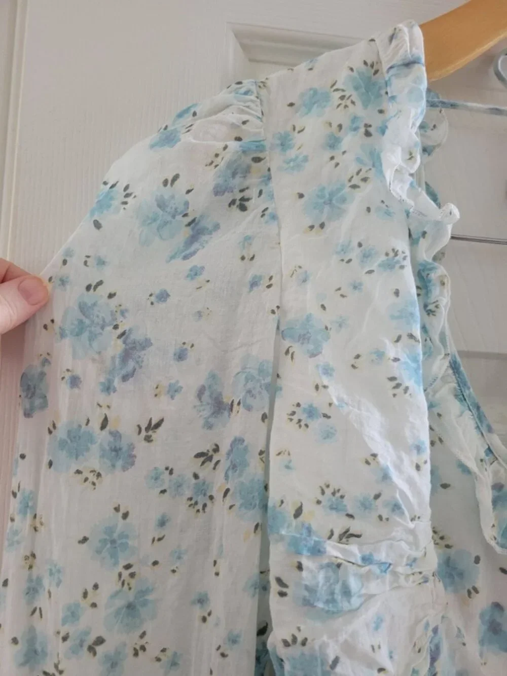 Free People Another Life White blue floral blouse size Large Romantic feminine