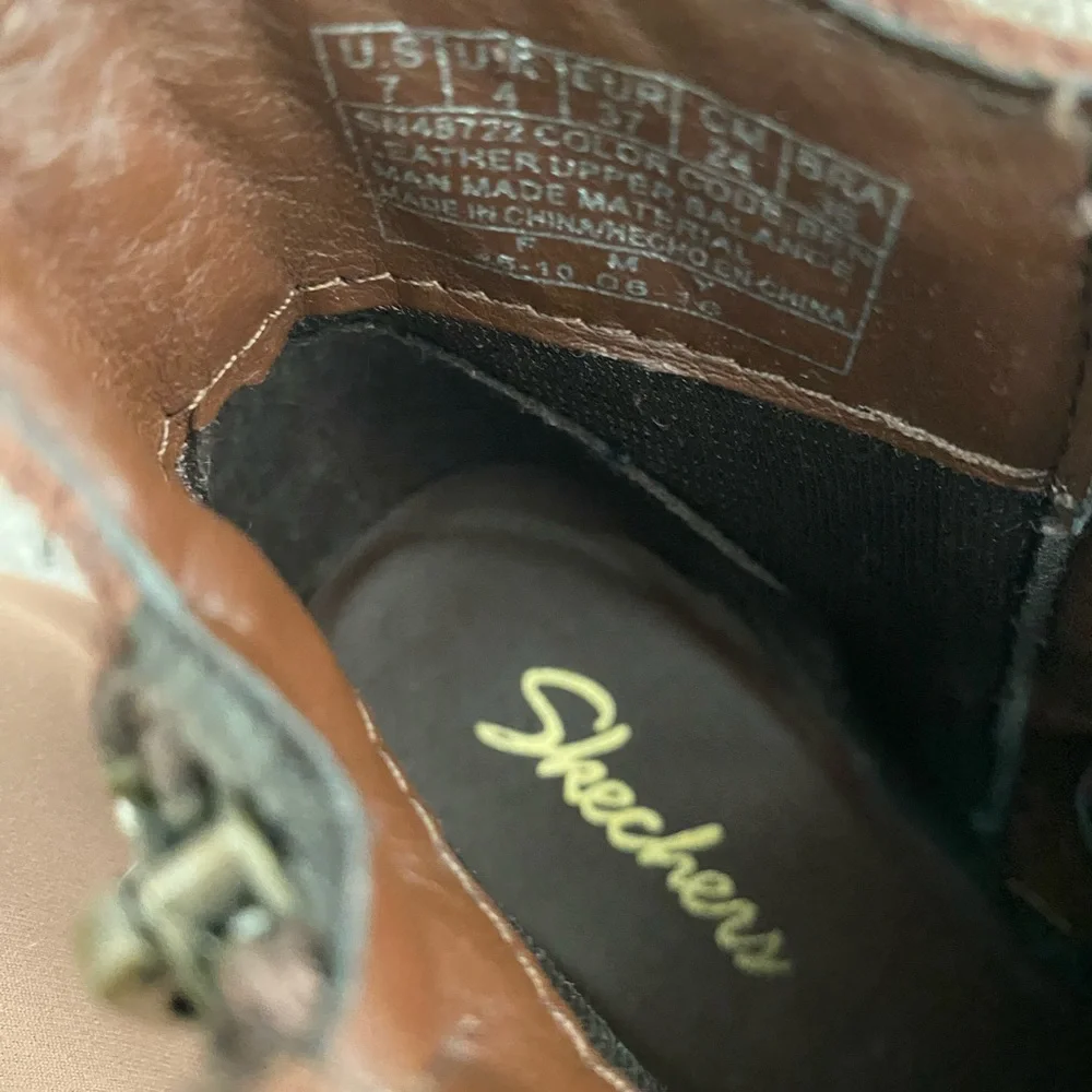 Never worn Women's Brown Suede Ankle Bootie with Side Zip