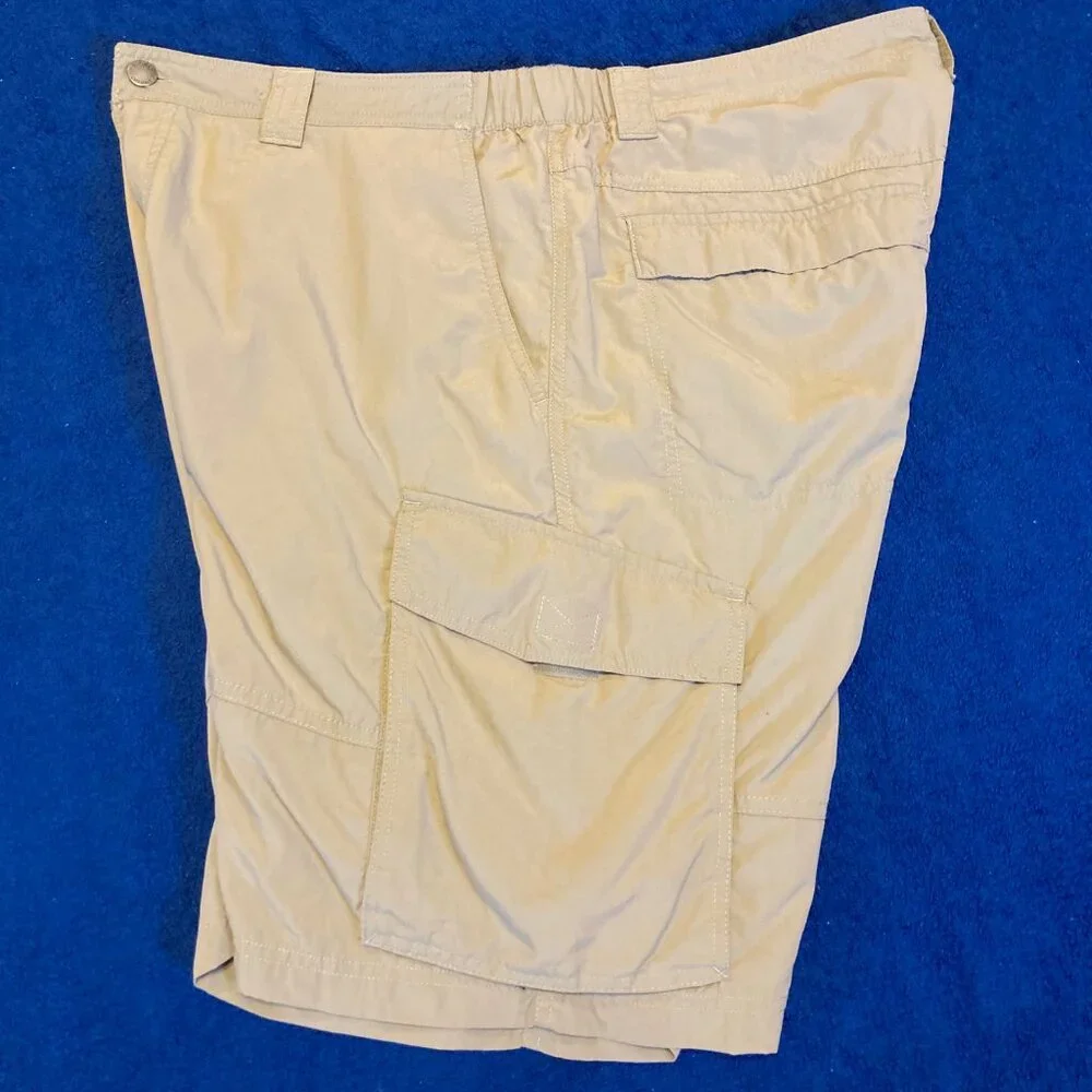 Columbia men excellent khaki