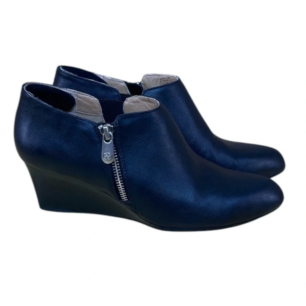 Adrienne Vittadini black ankle