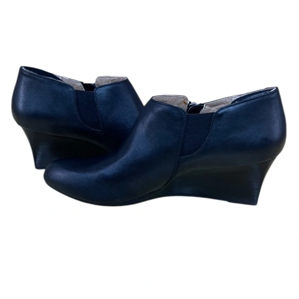 Adrienne Vittadini black ankle