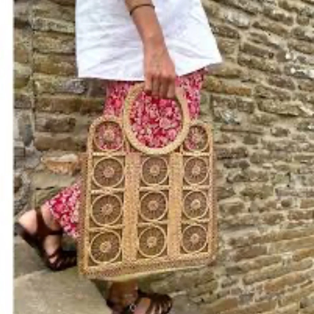 Elegant Tan Woven Women's Bag