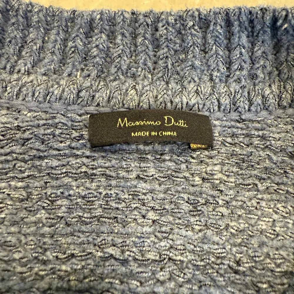 Massimo Dutti 	•	size 	•	clean
