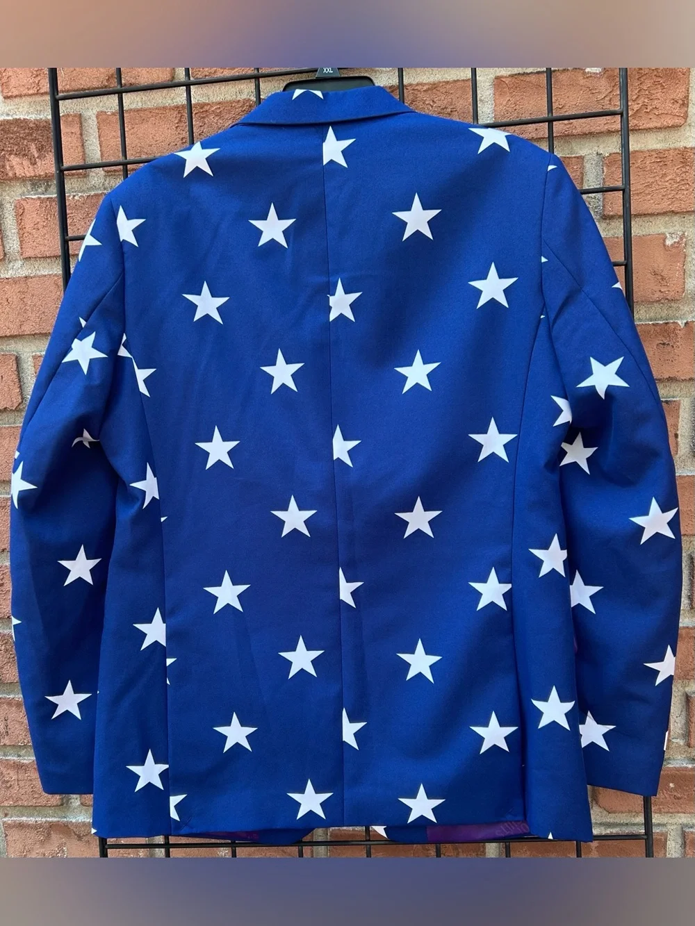 OppoSuits eye catching