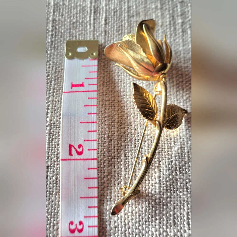 Vintage Gold Floral Brooch/Pin