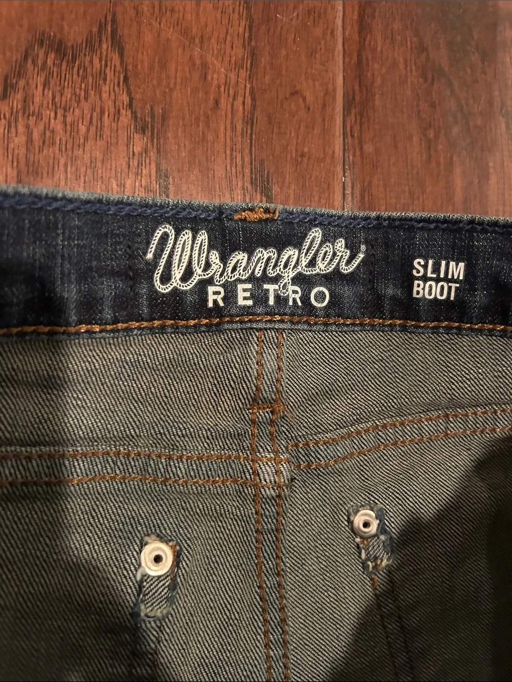 Wrangler zip loops thighs