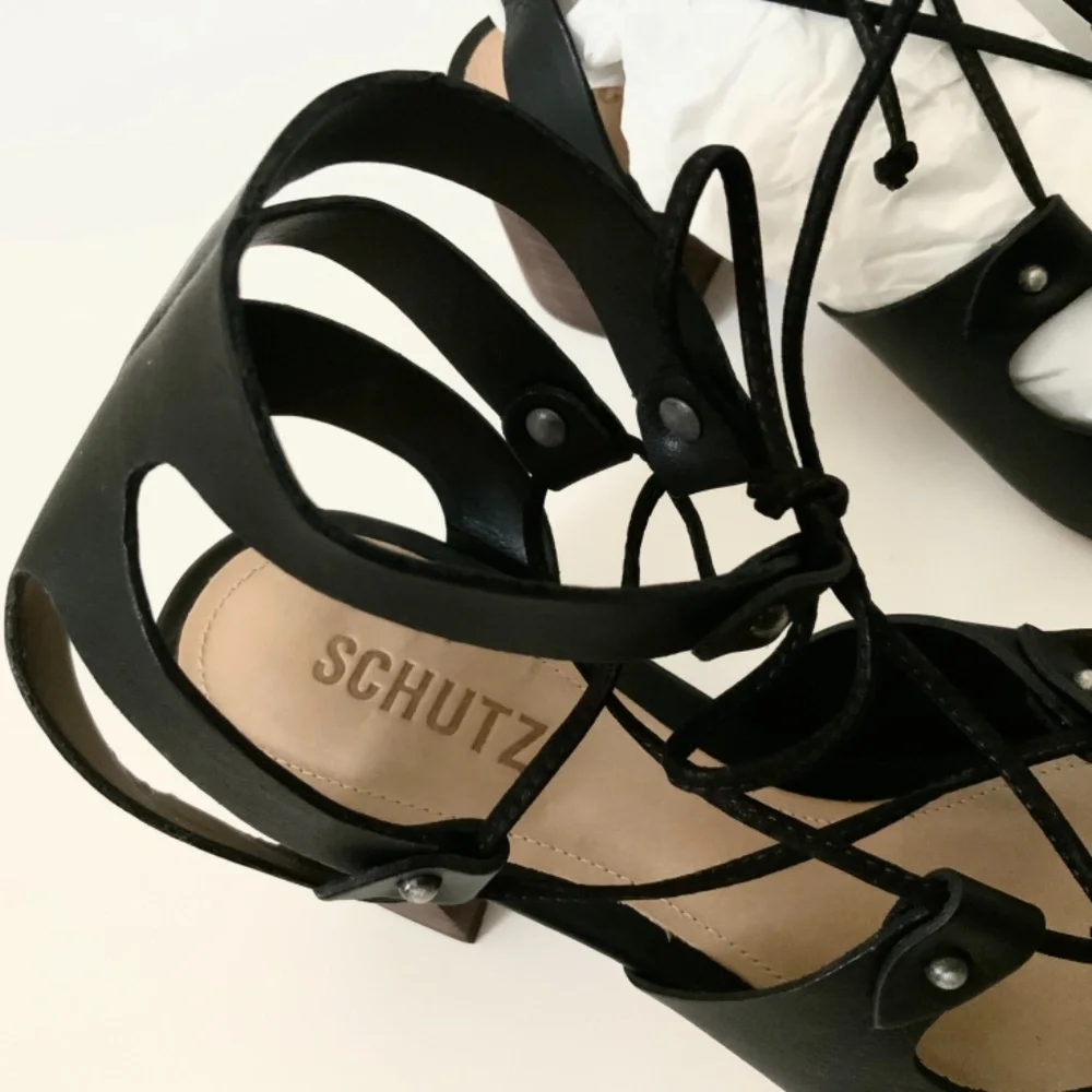 Schutz Monik Black Leather Gladiator Block Heel Sandal Open toe Ankle Strap Pump
