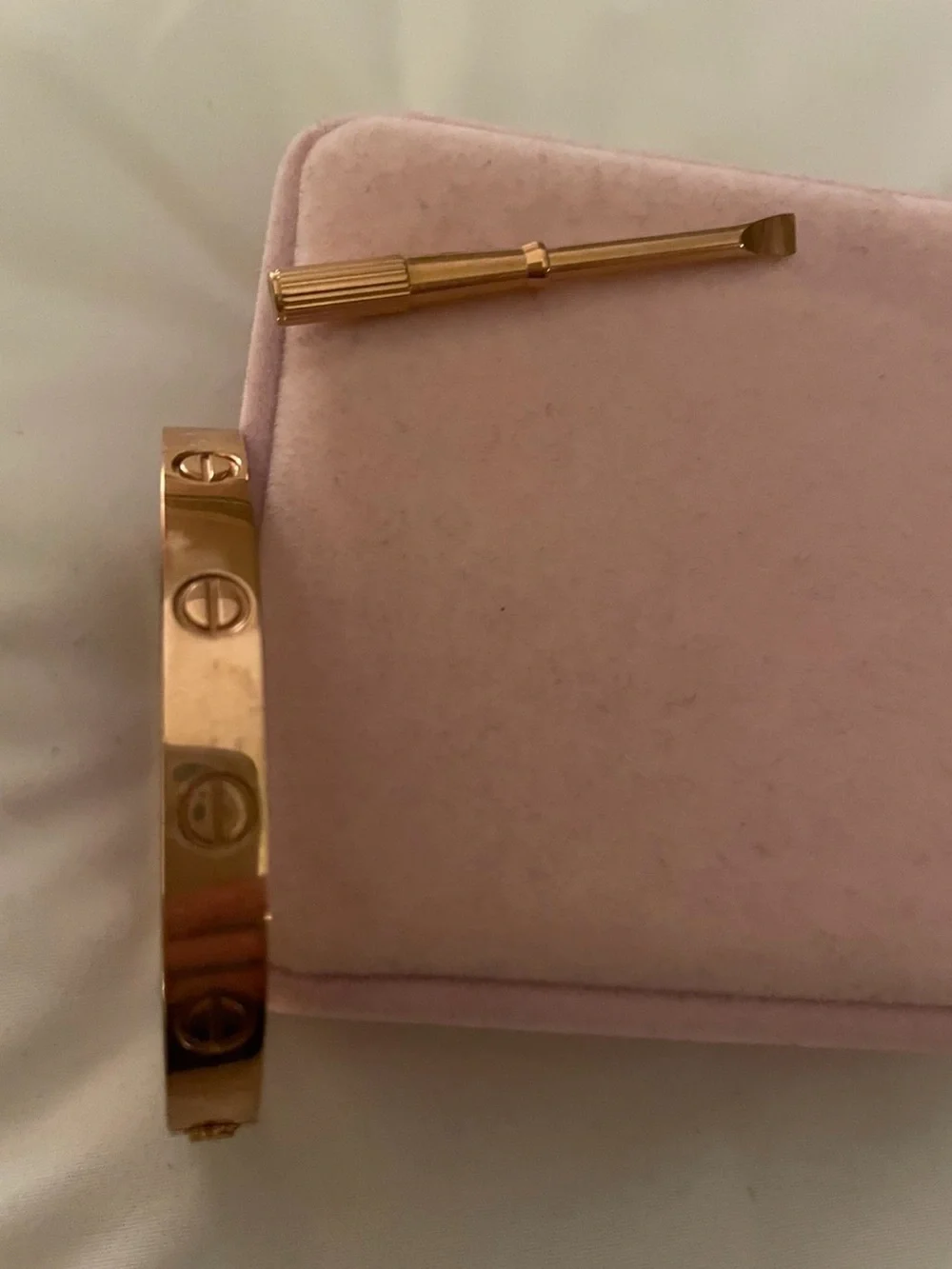 N/A elegant gold