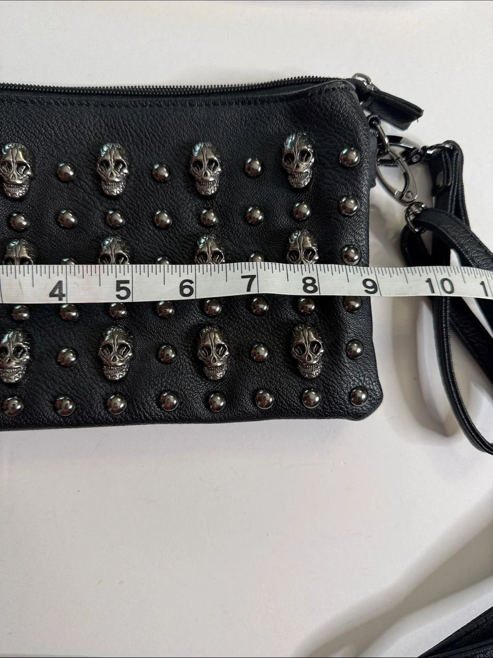 MG Collection edgy black