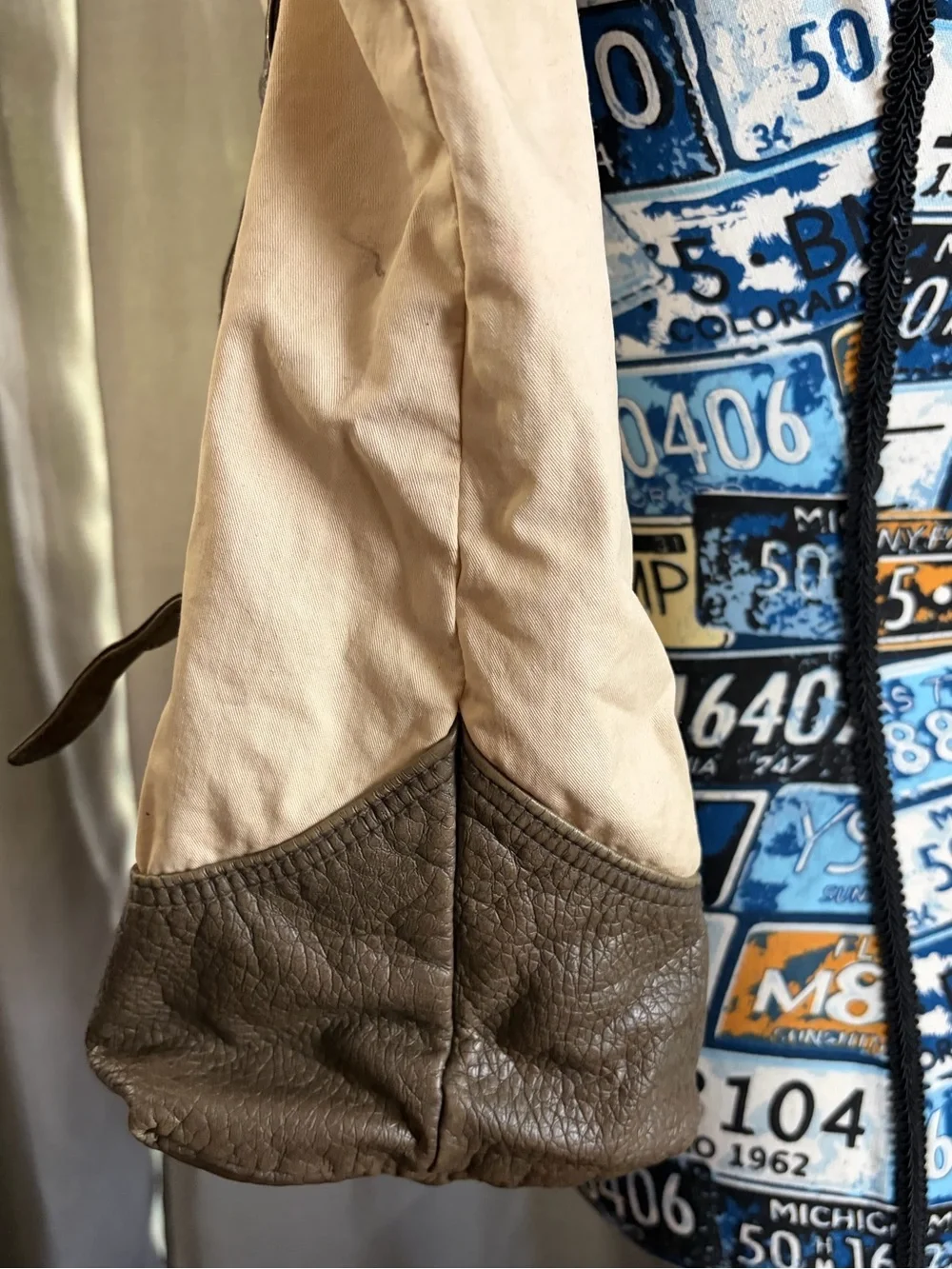 Converse spacious canvas