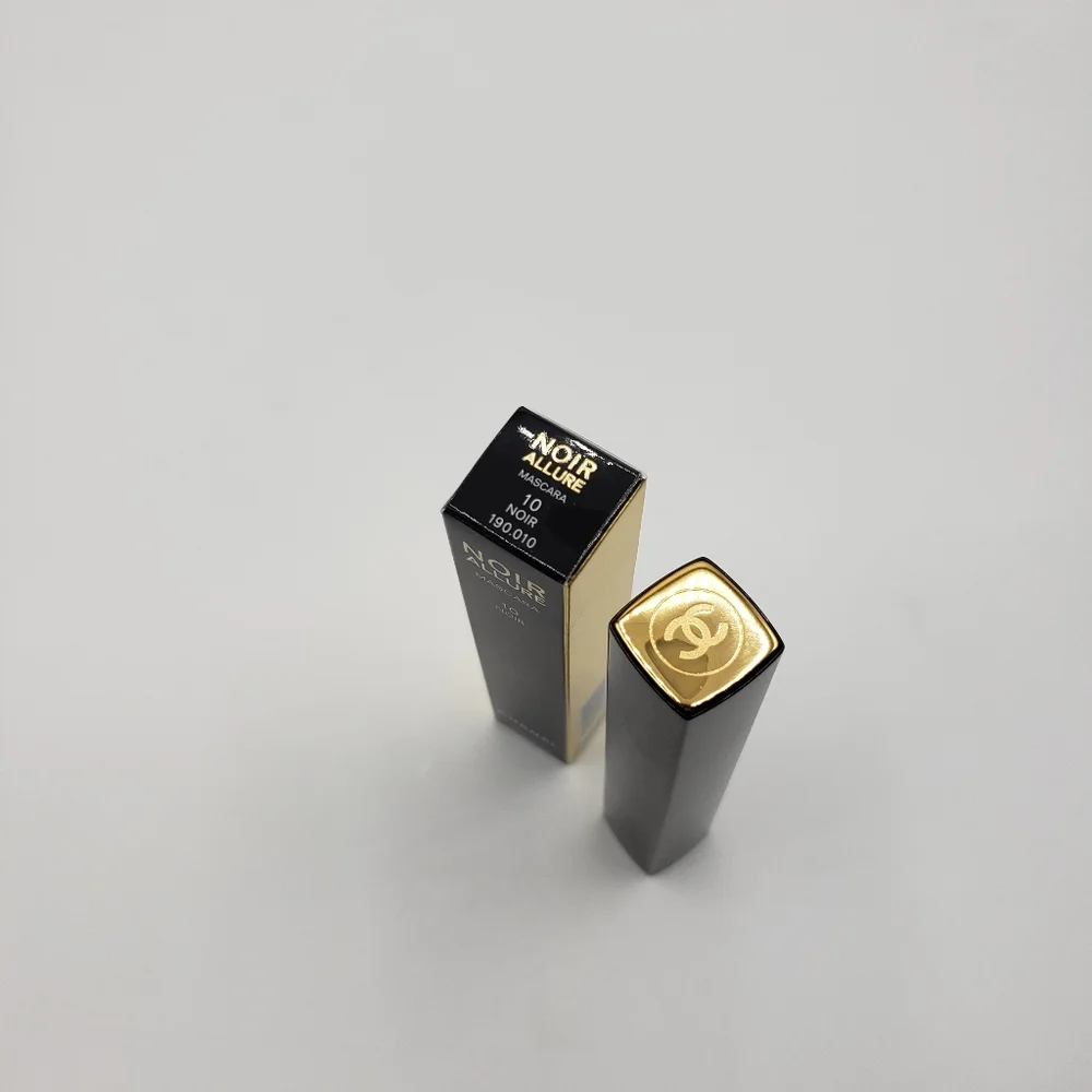 CHANEL noir allure