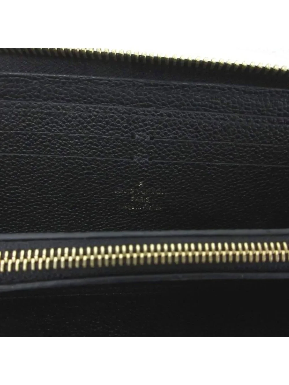 Louis Vuitton coin logo no