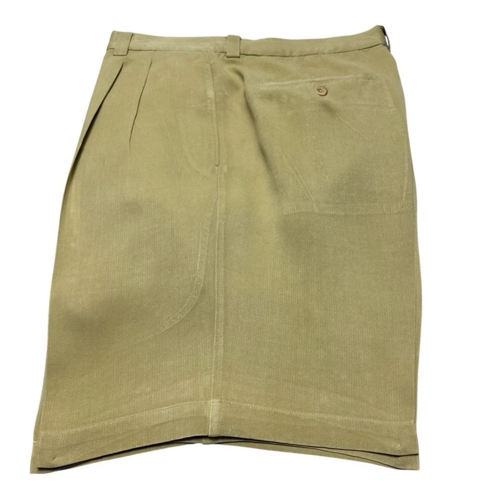 Tommy Bahama Men's 100% Silk Pleated Shorts – Mustard Yellow,‎ Size 33