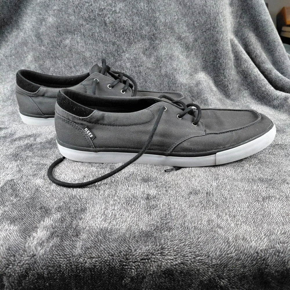 Reef men deckhand
