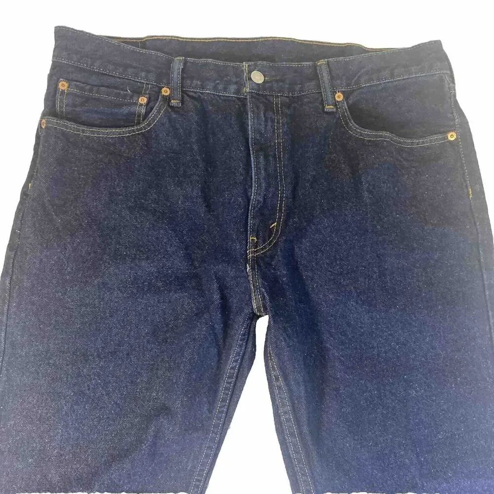 Levis levis red