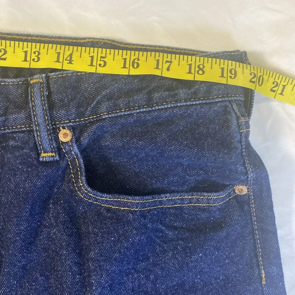 Levis levis red