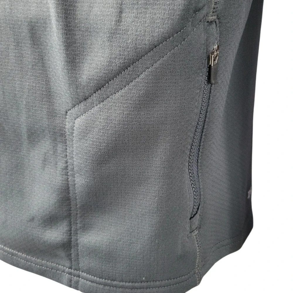 Nike chest 44